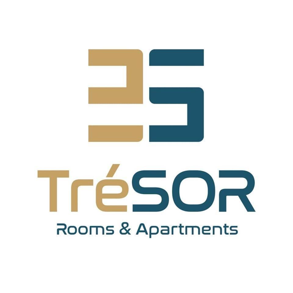 ホテル Tresor サンタ・テレーザ・ガッルーラ エクステリア 写真